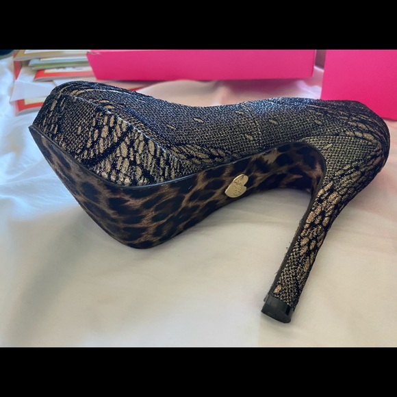 Betsey Johnson High Heels size 9 - Picture 3 of 7